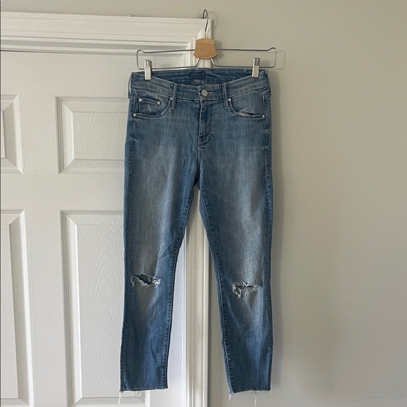 MOTHER Looker Ankle Fray Jeans in After All These Years - Picture 1 of 6